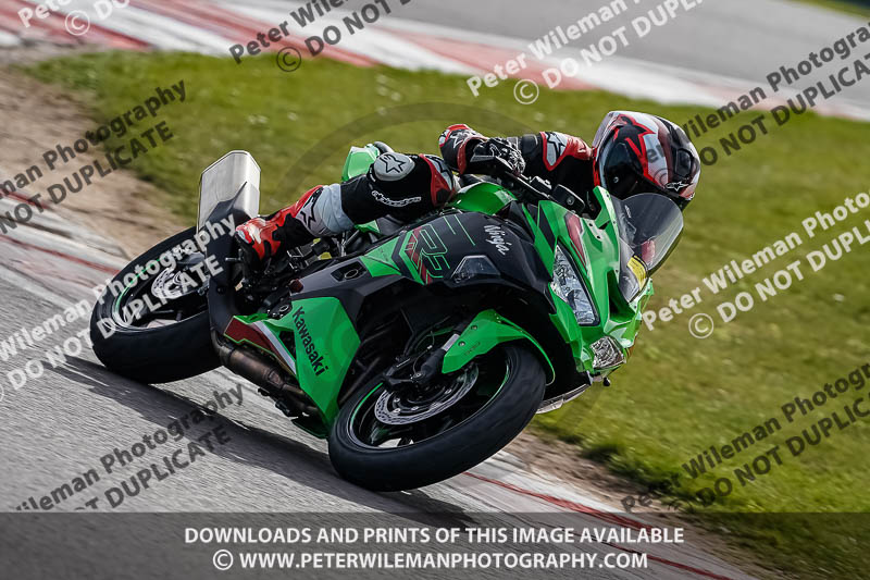 donington no limits trackday;donington park photographs;donington trackday photographs;no limits trackdays;peter wileman photography;trackday digital images;trackday photos